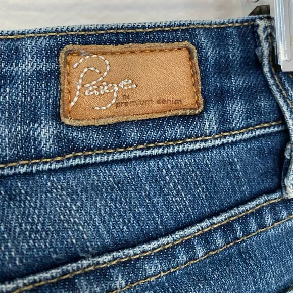 PAIGE • Laurel Canyon Low Rise Bootcut Blue Jeans - Picture 14 of 16